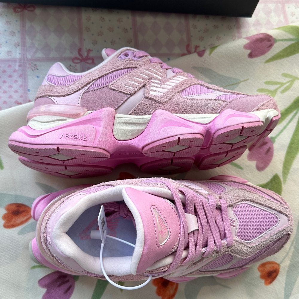 New Balance 9060 Series "Sakura Pink" Colorway (Dad Shoes) - Picture 7 of 9